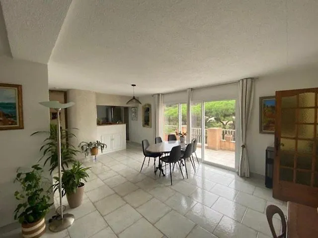 Sm075-034 Sainte Maxime Semaphore De T4 Avec Piscine Terrasse * Sainte-Maxime