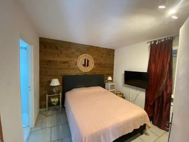 Sm075-034 Maxime Semaphore De T4 Avec Piscine Terrasse *