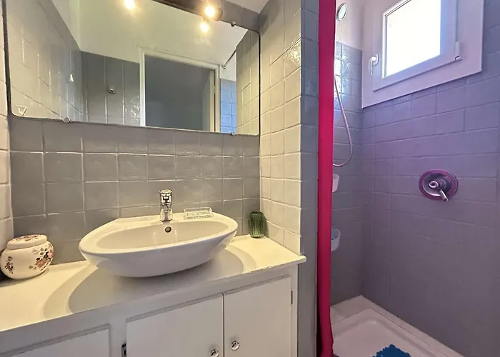 Sm075-034 Sainte Maxime Semaphore De T4 Avec Piscine Terrasse