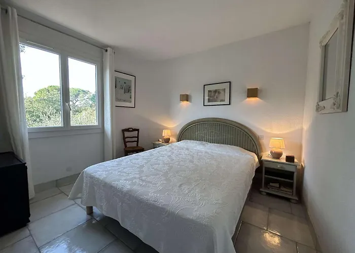 Sm075-034 Maxime Semaphore De T4 Avec Piscine Terrasse * Sainte-Maxime