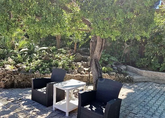 Sm075-034 Maxime Semaphore De T4 Avec Piscine Terrasse Daire *