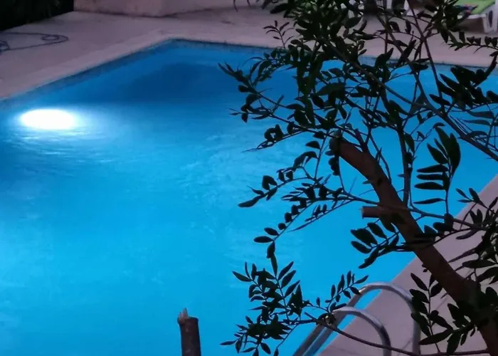 Sm075-034 Maxime Semaphore De T4 Avec Piscine Terrasse Daire Sainte-Maxime